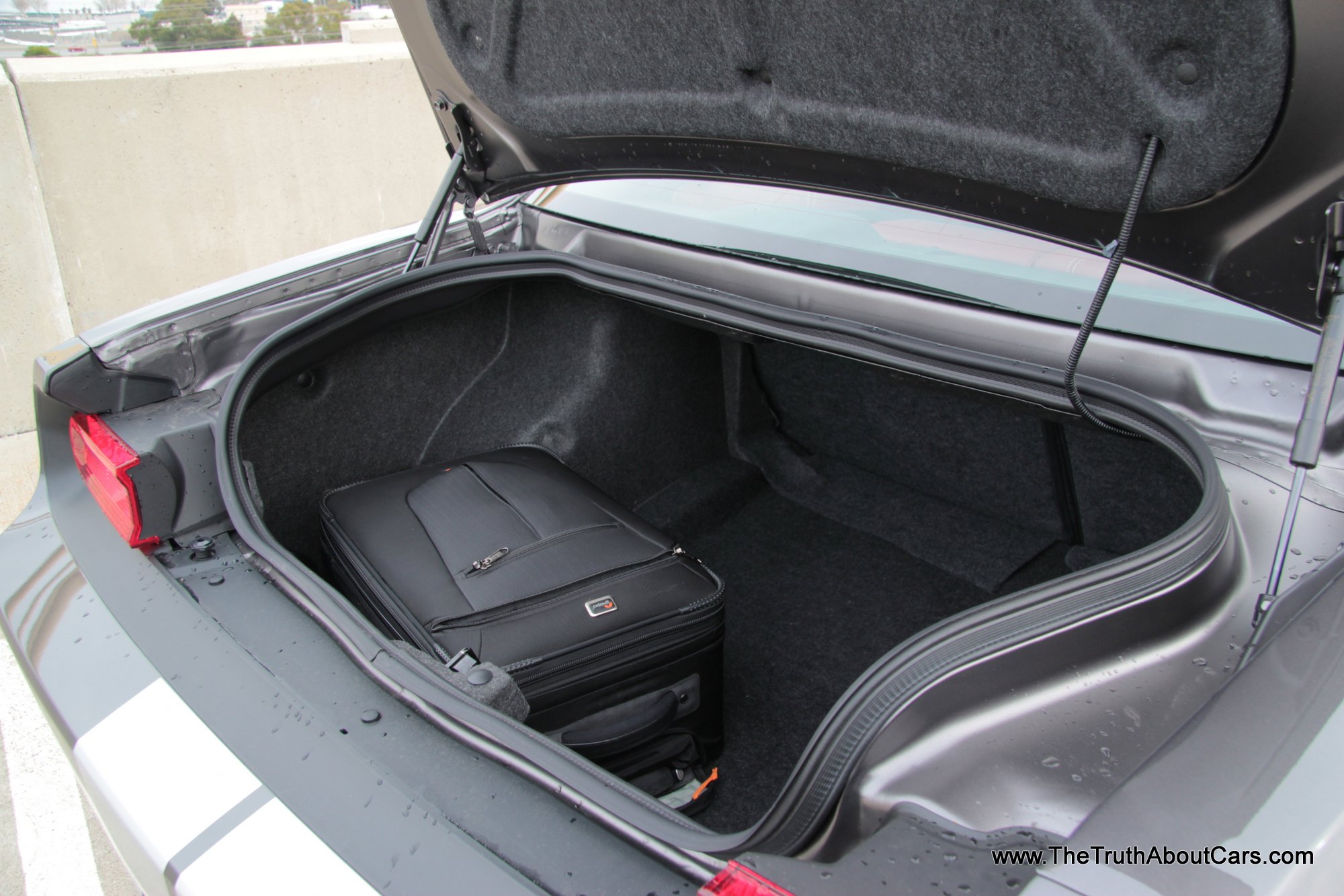 dodge challenger trunk space