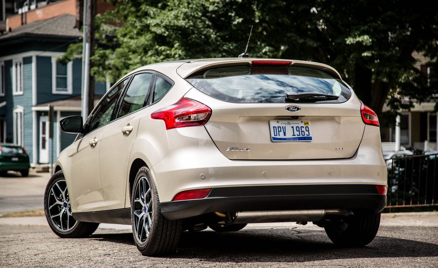 2017 Ford Focus Hatchback SEL 060 Times, Top Speed, Specs, Quarter