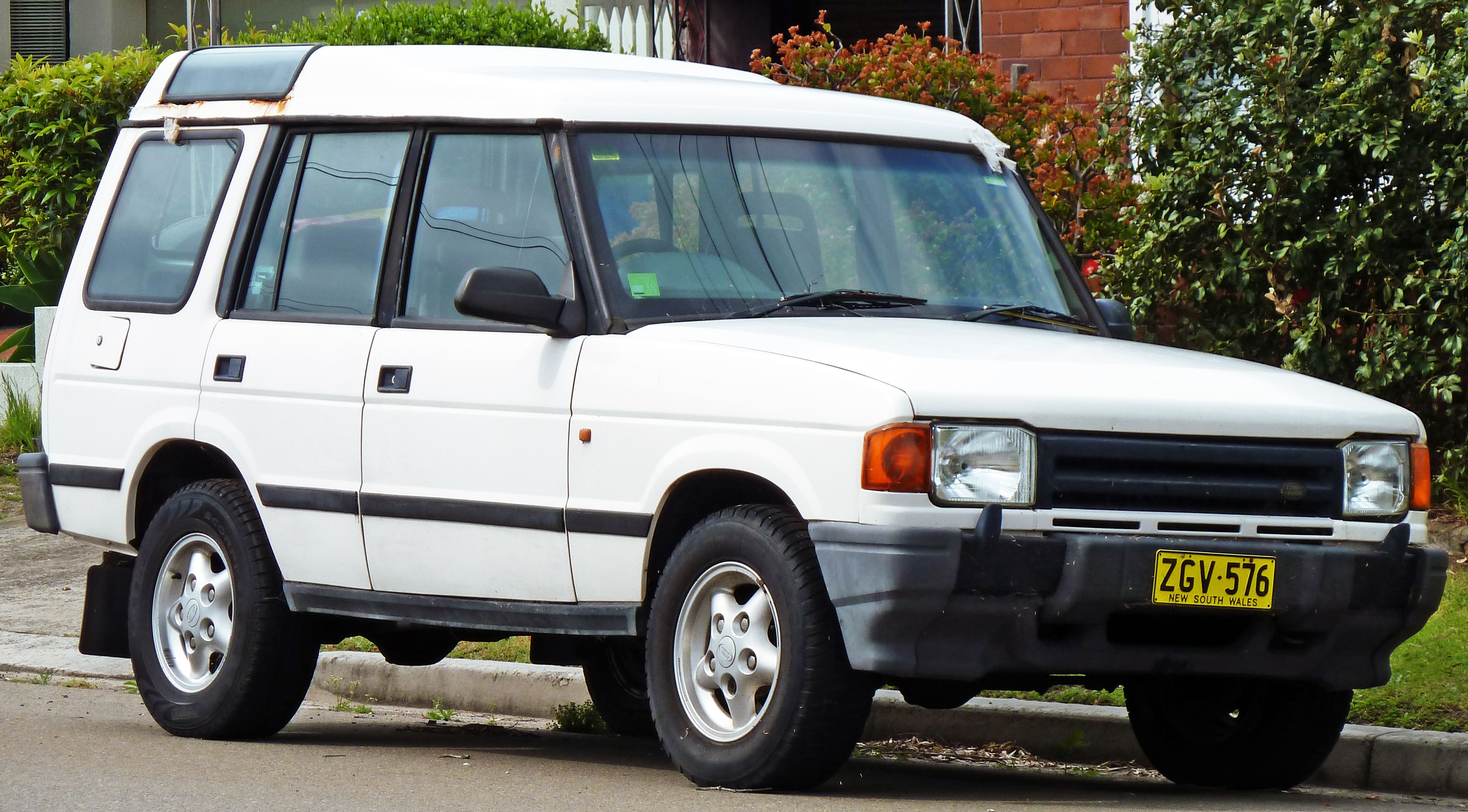 1997 Land Rover Discovery SD 060 Times, Top Speed, Specs, Quarter Mile, and Wallpapers