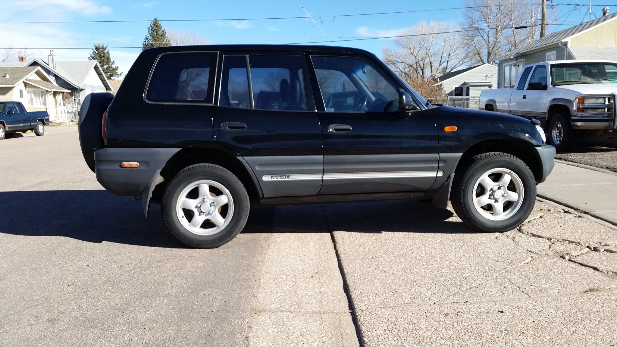 Total 54+ imagen toyota rav4 modelo 99 Abzlocal.mx
