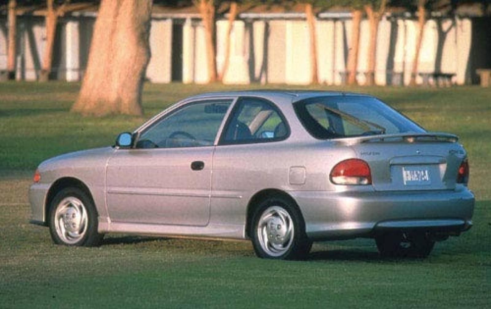 2001 Hyundai Accent GL Specs, Colors, 060, 0100, Quarter
