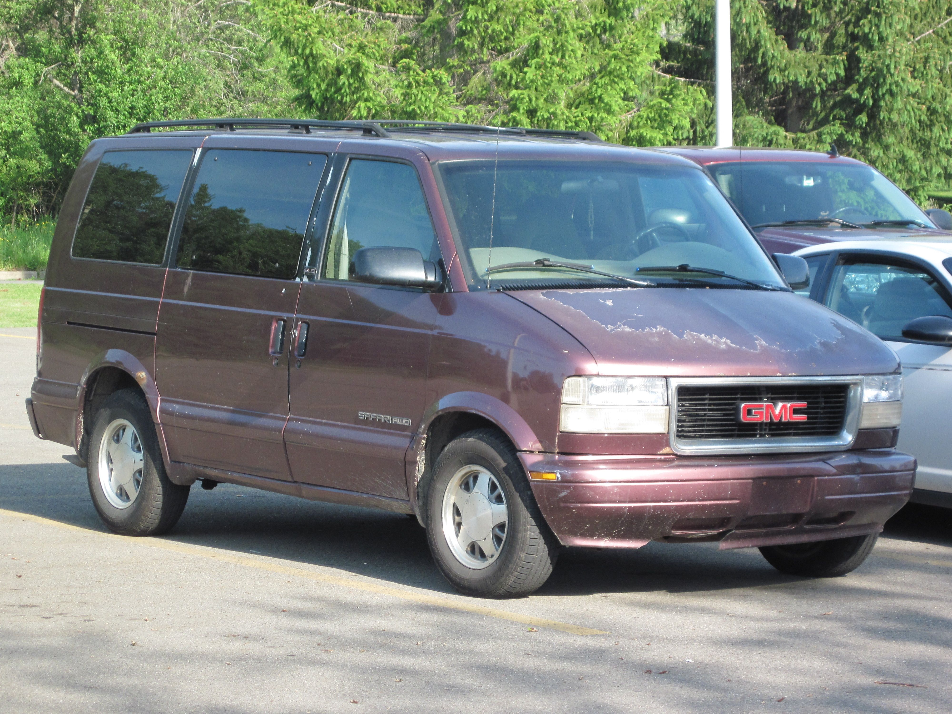 2002 gmc safari slt