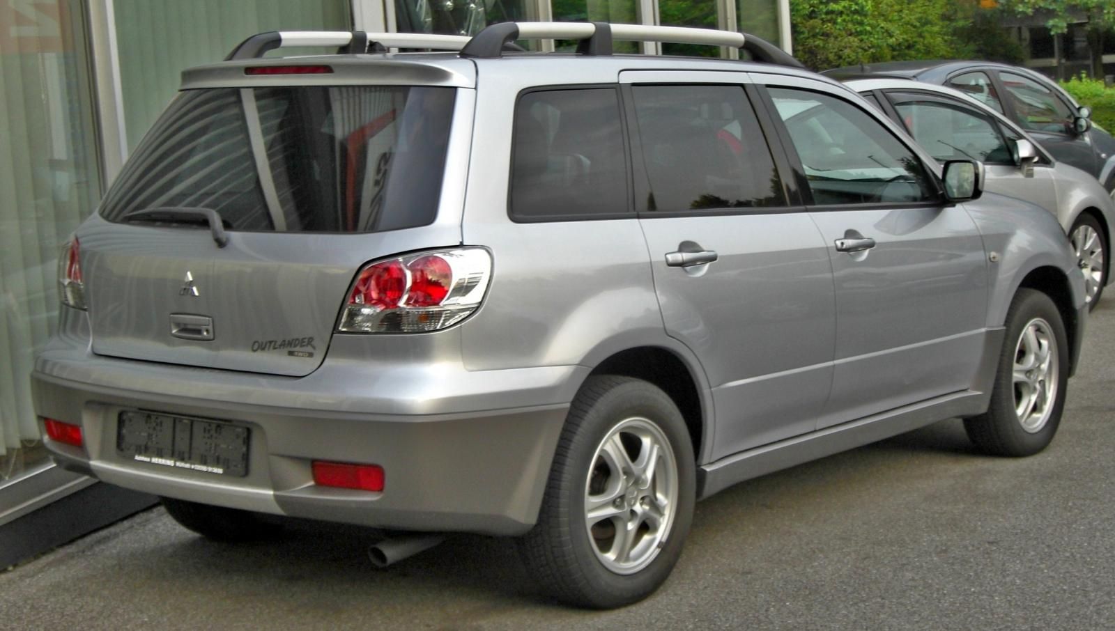 2005 Mitsubishi Outlander XLS AWD 060 Times, Top Speed, Specs, Quarter