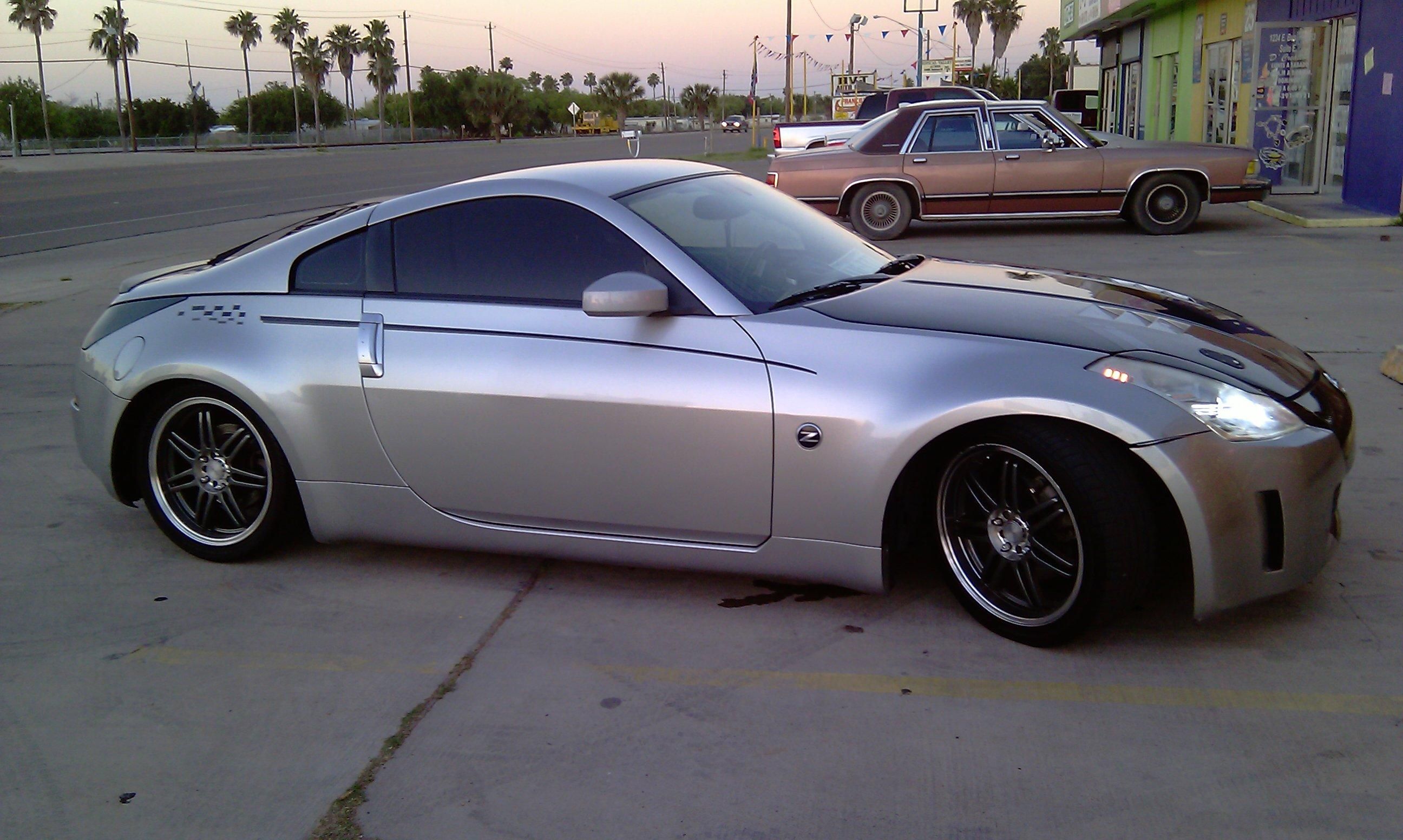 2005 mattel nissan 350z