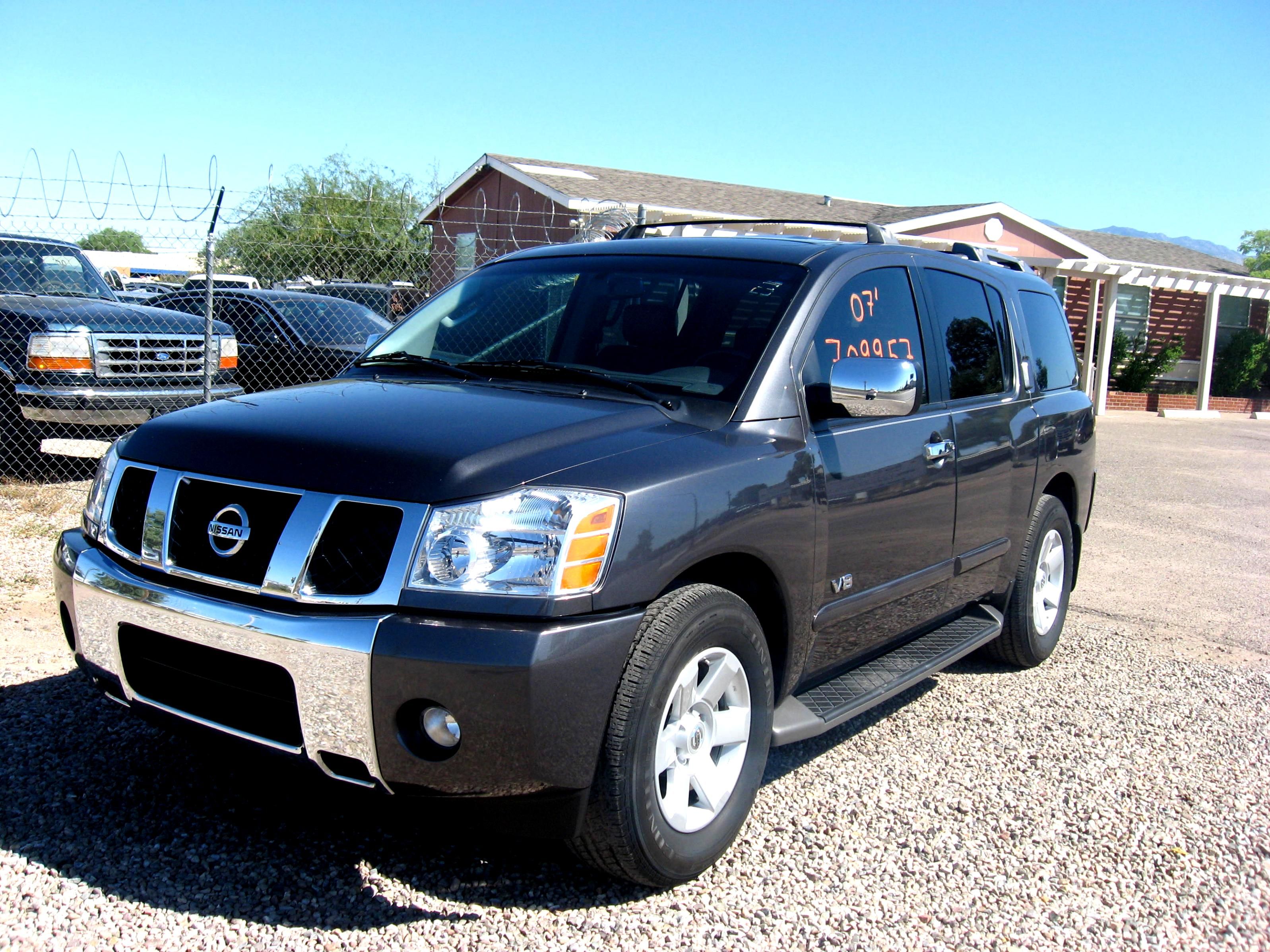 Nissan Armada i