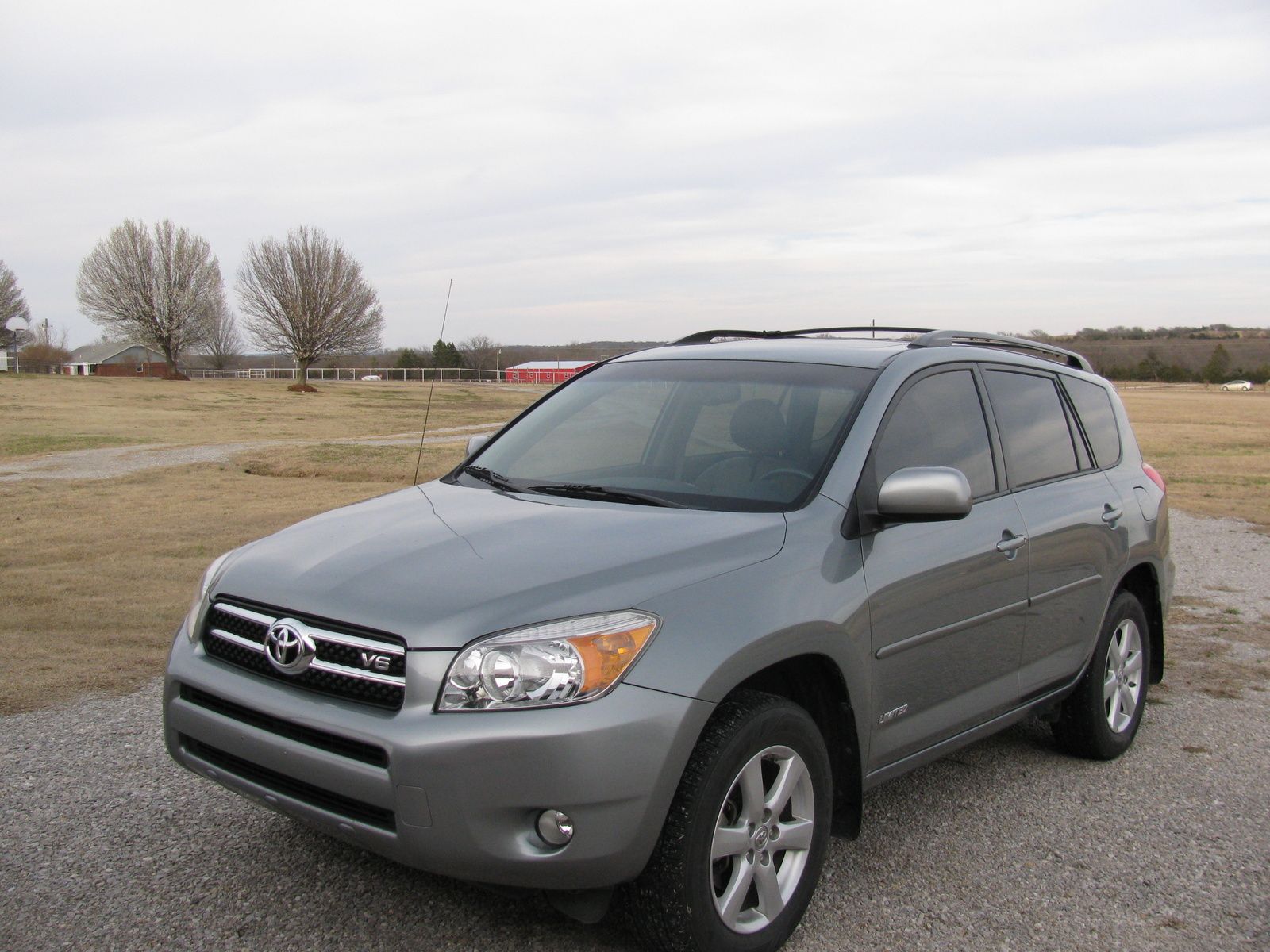 Toyota RAV4 2008: Spesifikasi, Performa, dan Daya Tariknya yang Abadi