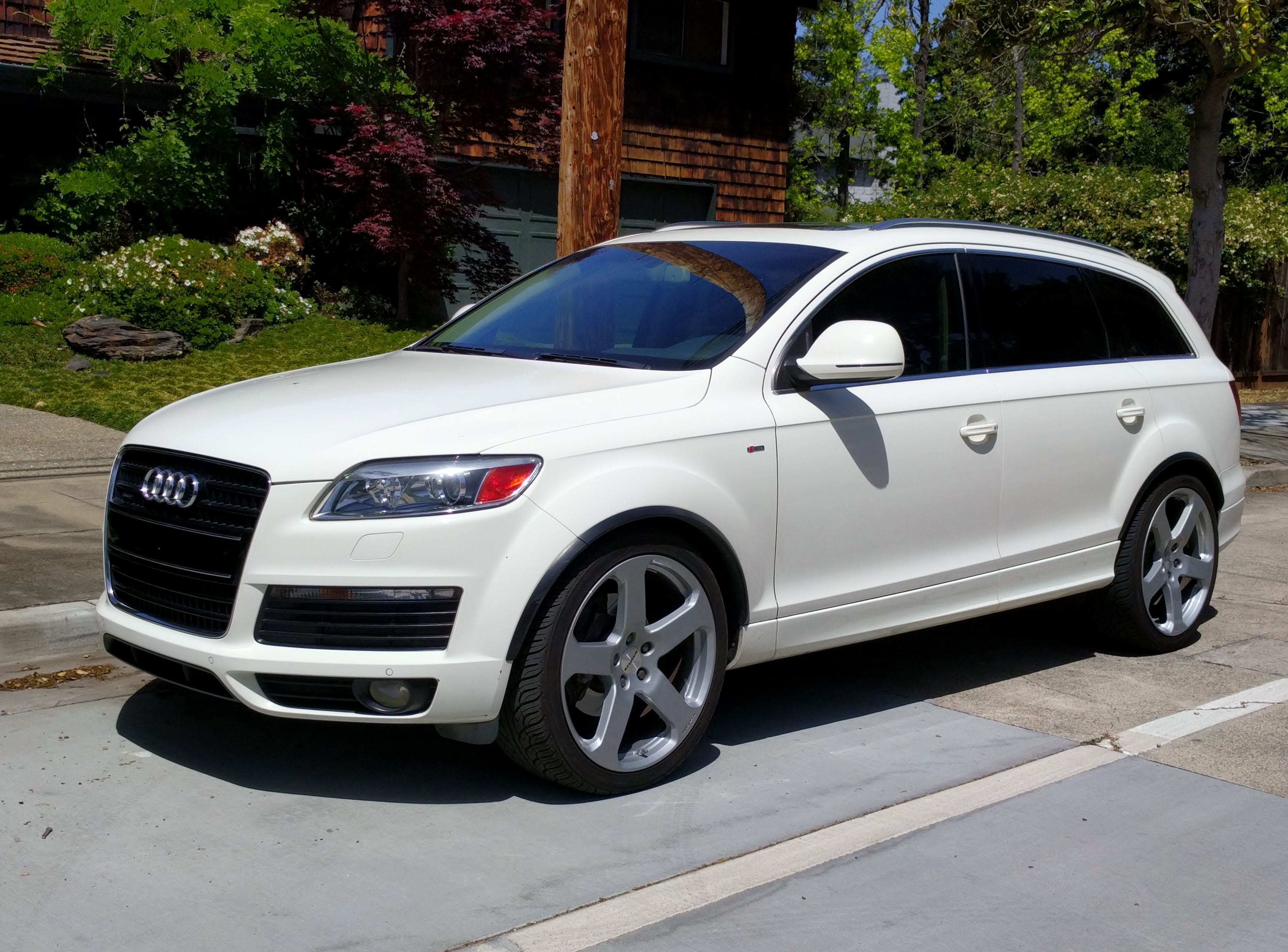 Купить ауди q7 в москве. Audi q7 2009. Ауди ку 7 2009. Audi q7 2005. Audi q7 q7.