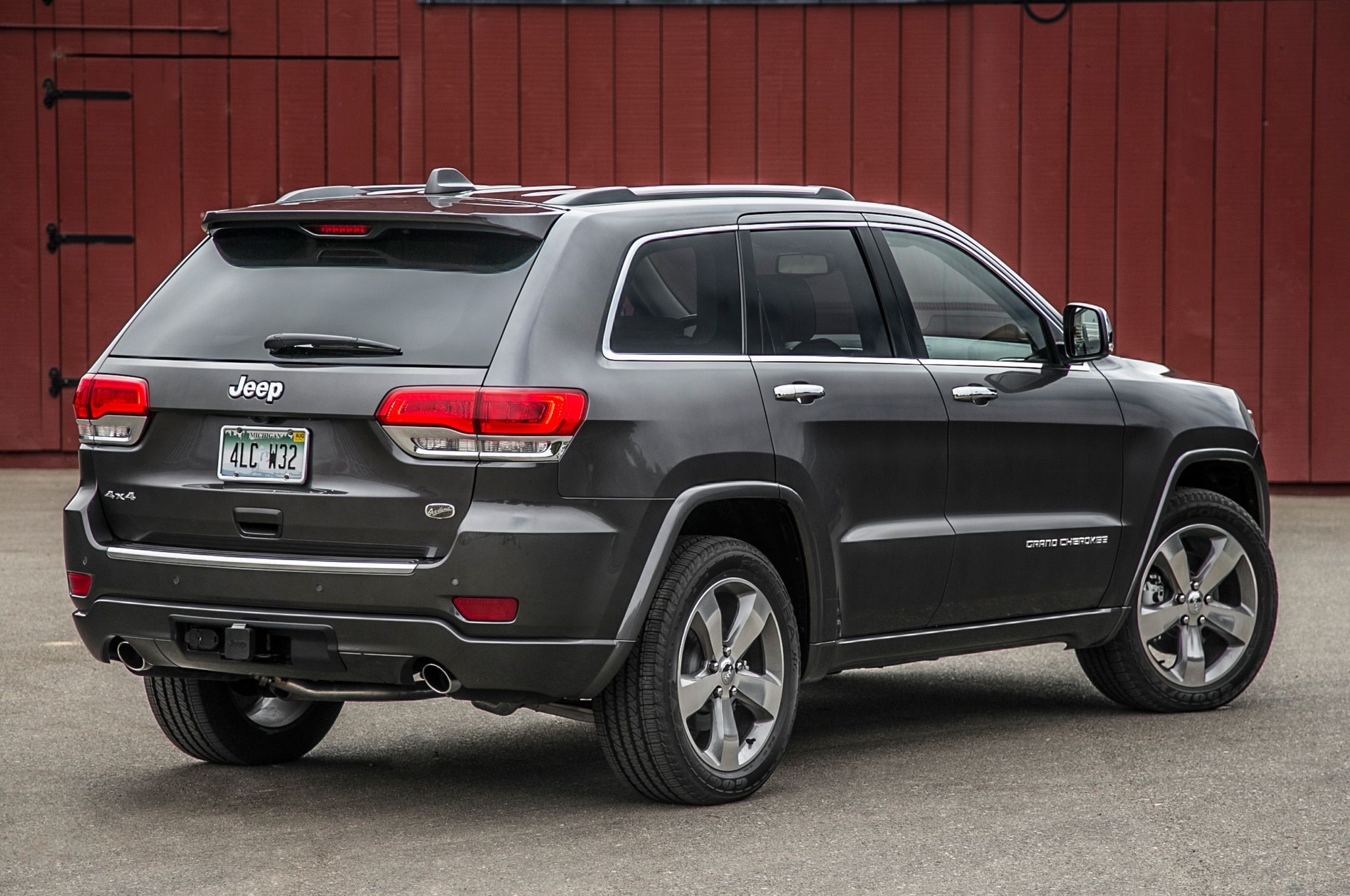 Гранд чероки задний. Jeep Grand Cherokee 2015. Джип Гранд Чероки 2015. Jeep Grand Cherokee wk2 Overland. Jeep Grand Cherokee 2013.