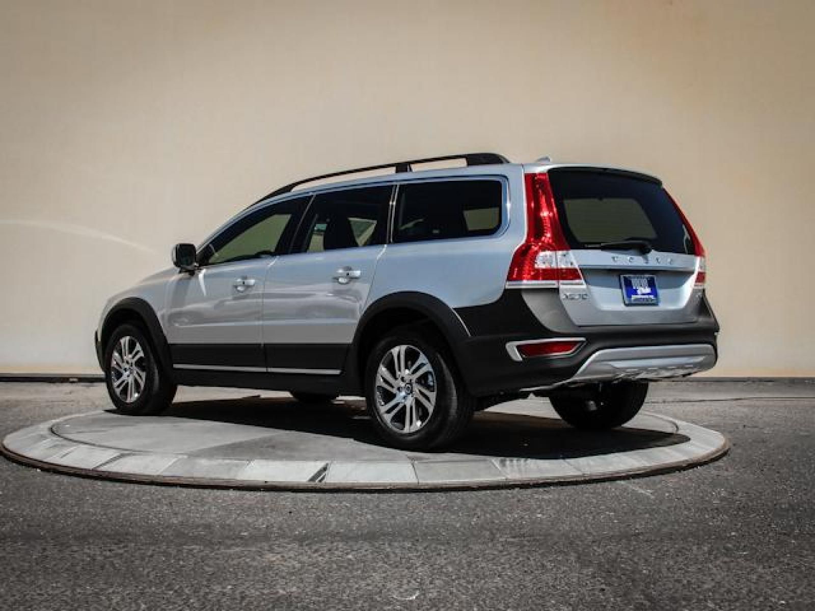 2015 Volvo XC70 T6 AWD 0-60 Times, Top Speed, Specs, Quarter Mile, and ...
