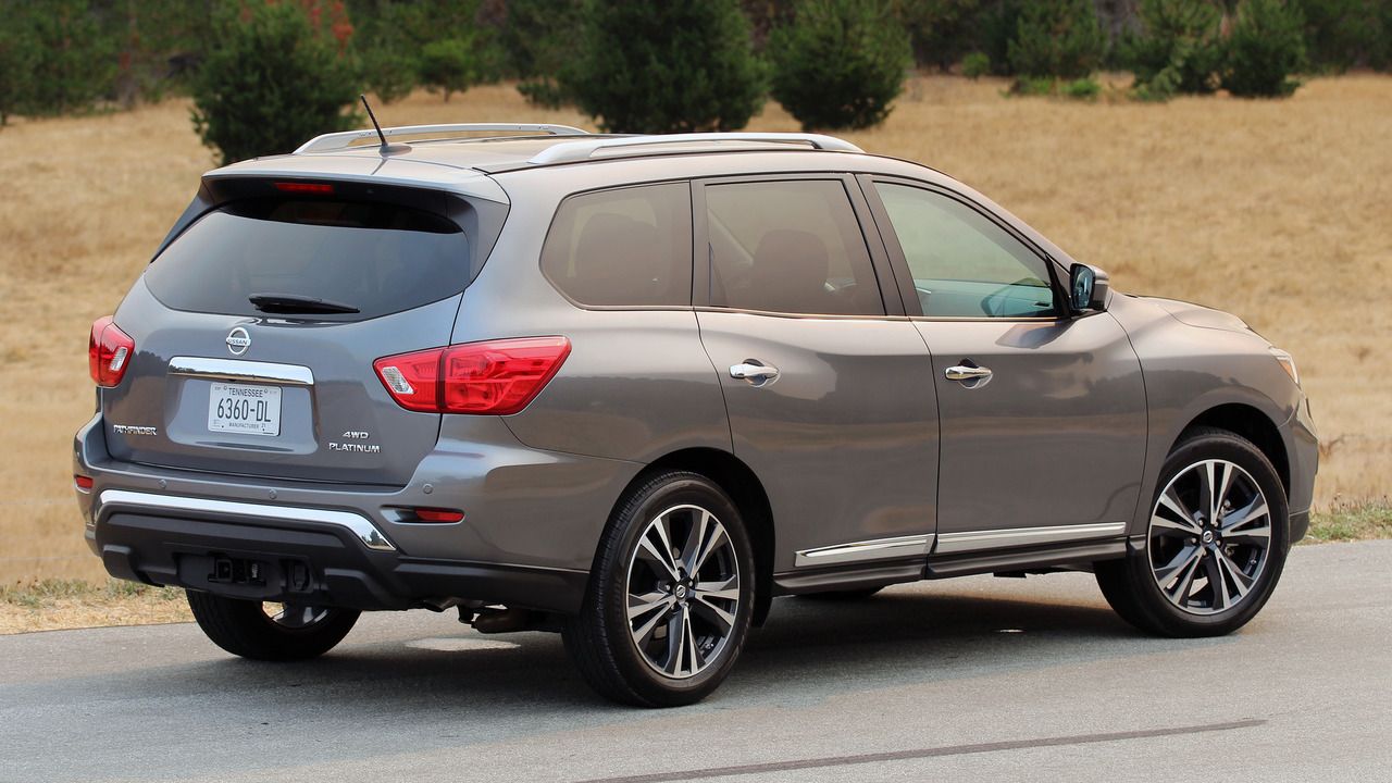 2018 Nissan Pathfinder SL Premium 4X4 060 Times, Top