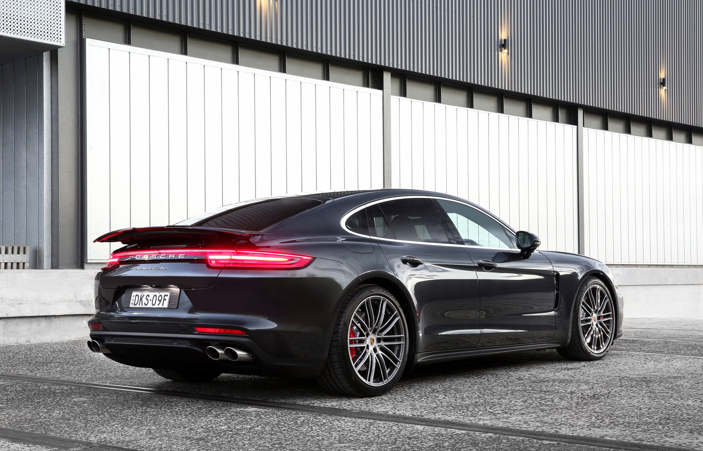 2017 Porsche Panamera 4 060 Times, Top Speed, Specs