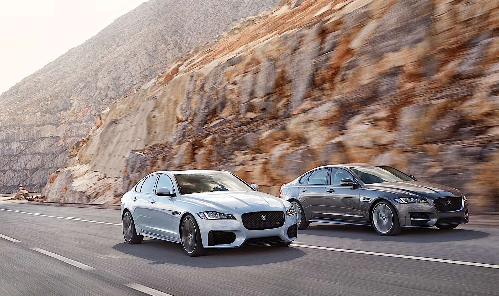 16 Jaguar Xf 35t R Sport Specs Colors 0 60 0 100 Quarter Mile Drag And Top Speed Review Mycarspecs United States Usa