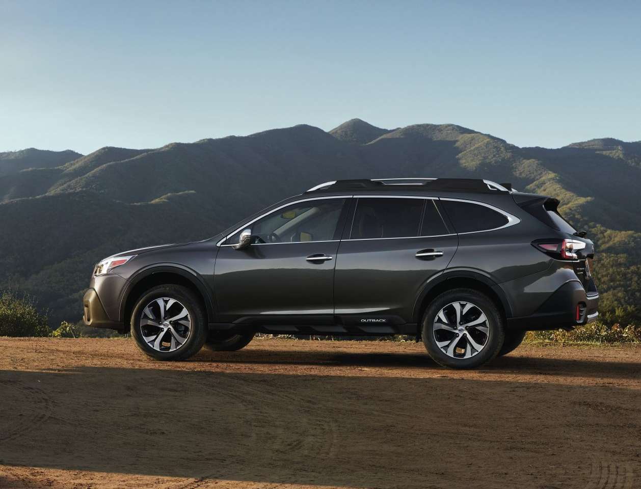 2019 Subaru Outback 2.5i 060 Times, Top Speed, Specs, Quarter Mile