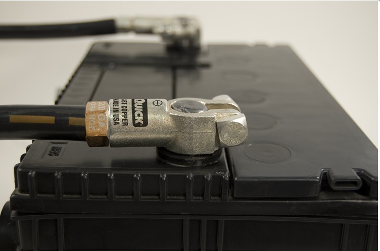 Клемма для аккумулятора ибп. Клеммы Battery Terminal. Обжим аккумуляторных клемм. Аккумуляторные клеммы под обжимку. Клеммы для аккумулятора под опрессовку.